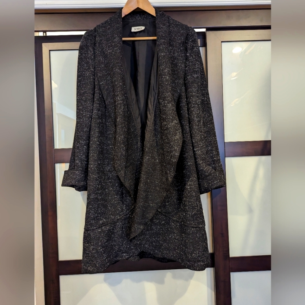 Beautiful Wool (blend?) Feminine Jacket in heathered black.